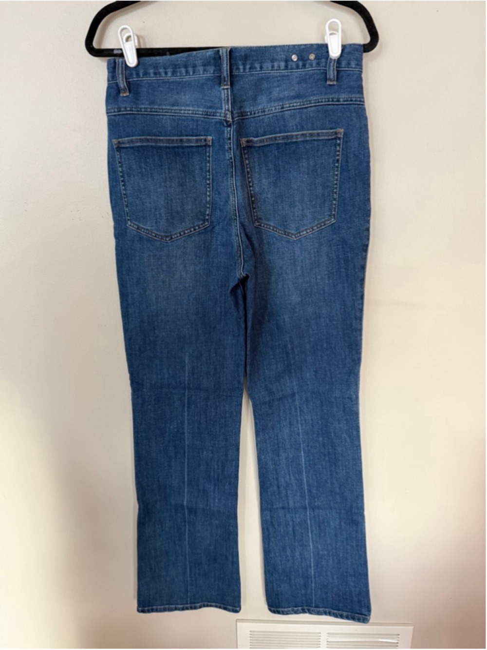 CAbi 5th Avenue High Rise Flare Jeans Size 6 EUC - Picture 5 of 10